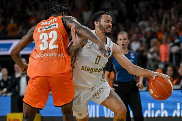 他们不可撼 他们不可撼