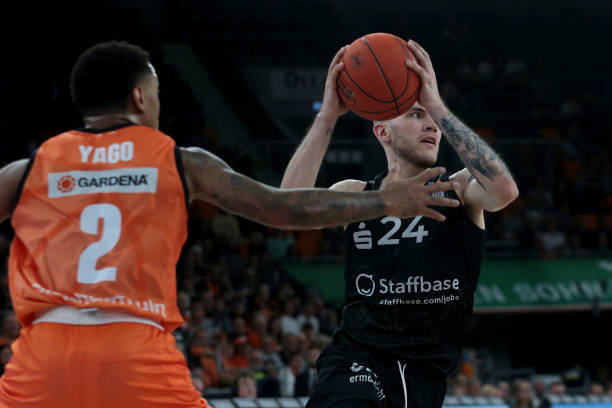 与球迷互动 与球迷互动